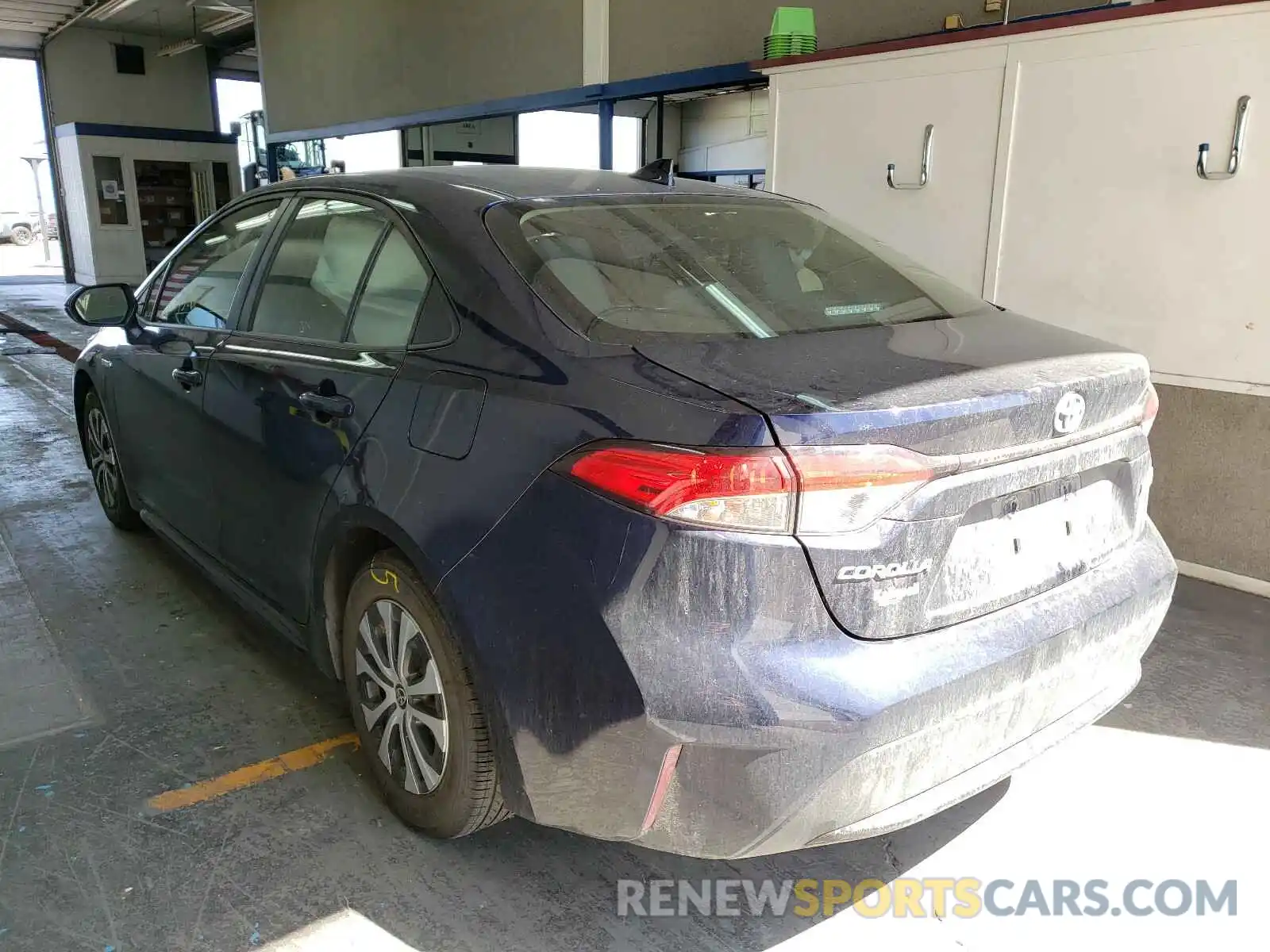 3 Photograph of a damaged car JTDEBRBE7LJ028471 TOYOTA COROLLA 2020