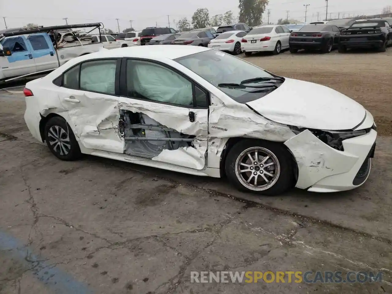 9 Photograph of a damaged car JTDEBRBE8LJ001523 TOYOTA COROLLA 2020