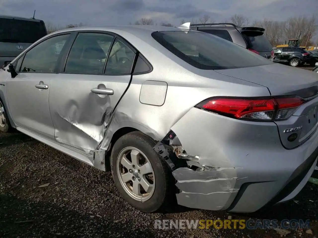 9 Photograph of a damaged car JTDEBRBE8LJ002719 TOYOTA COROLLA 2020