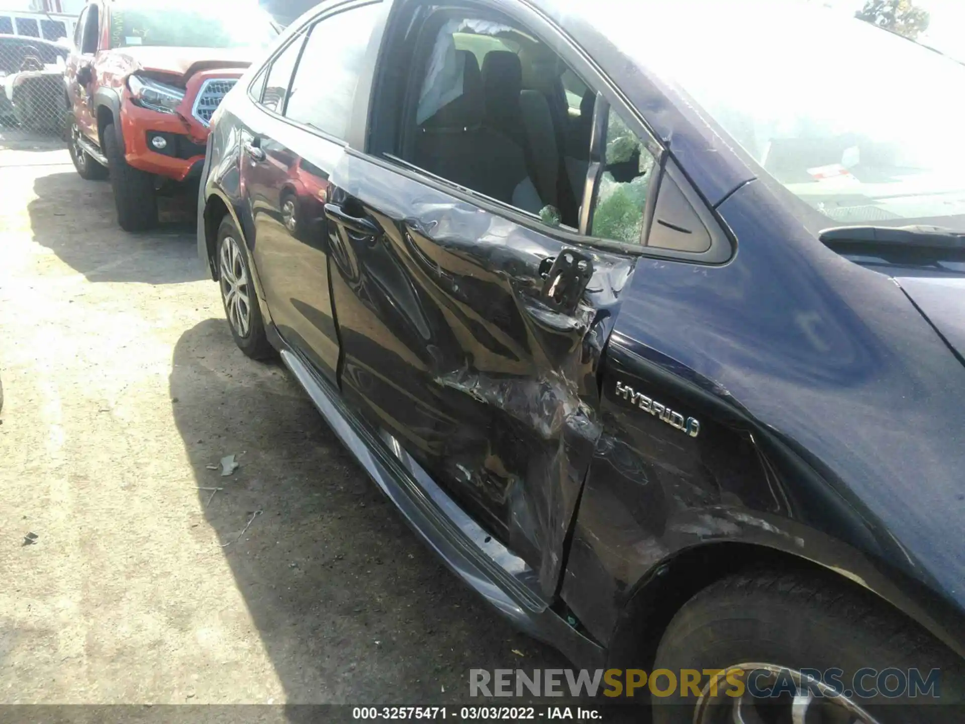 6 Photograph of a damaged car JTDEBRBE8LJ002798 TOYOTA COROLLA 2020