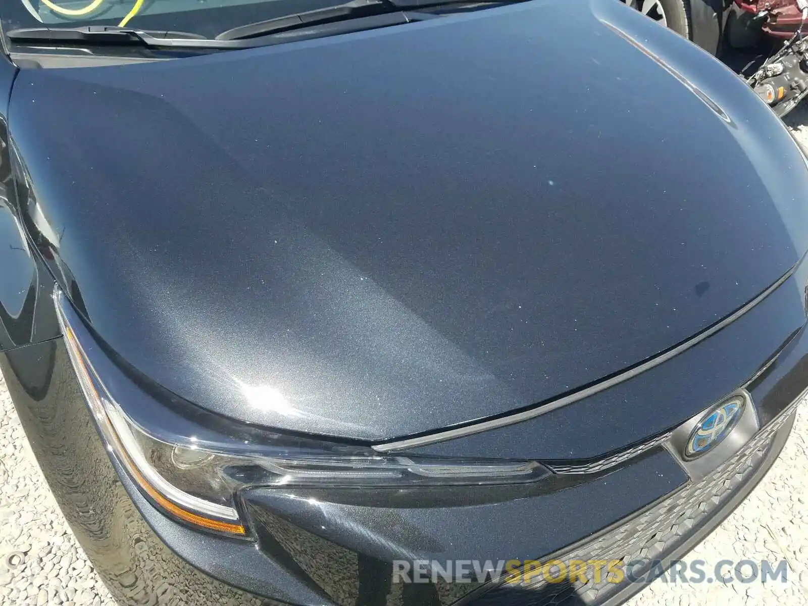 9 Photograph of a damaged car JTDEBRBE8LJ002820 TOYOTA COROLLA 2020