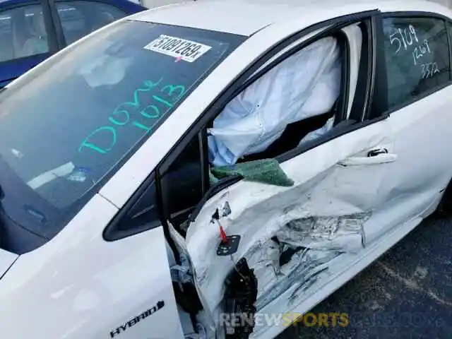 9 Photograph of a damaged car JTDEBRBE8LJ003370 TOYOTA COROLLA 2020