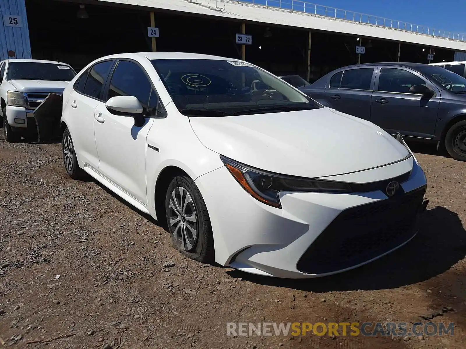 1 Photograph of a damaged car JTDEBRBE8LJ005605 TOYOTA COROLLA 2020