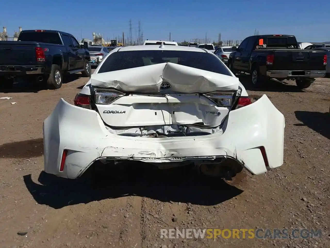 9 Photograph of a damaged car JTDEBRBE8LJ005605 TOYOTA COROLLA 2020