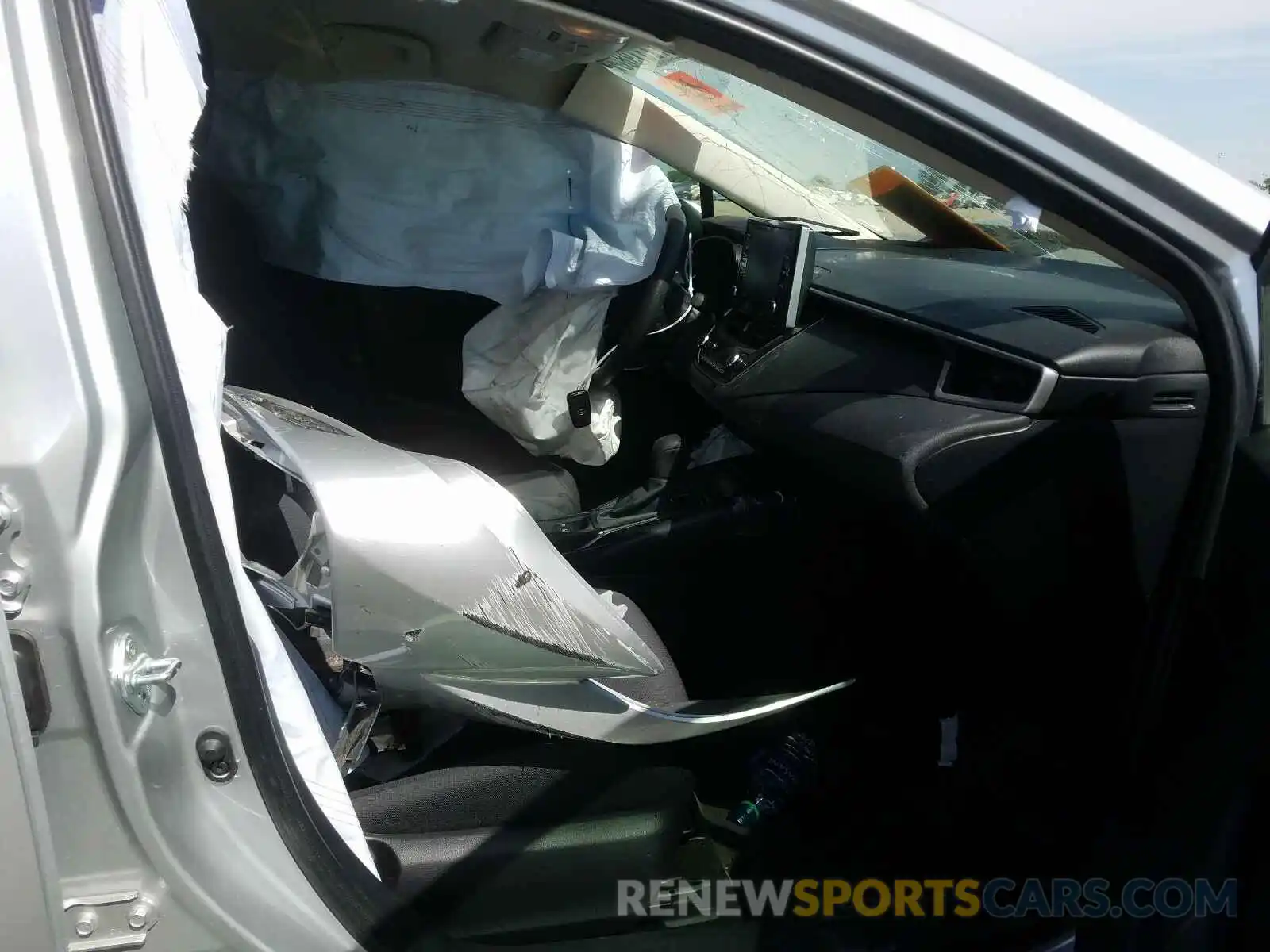 5 Photograph of a damaged car JTDEBRBE8LJ008682 TOYOTA COROLLA 2020