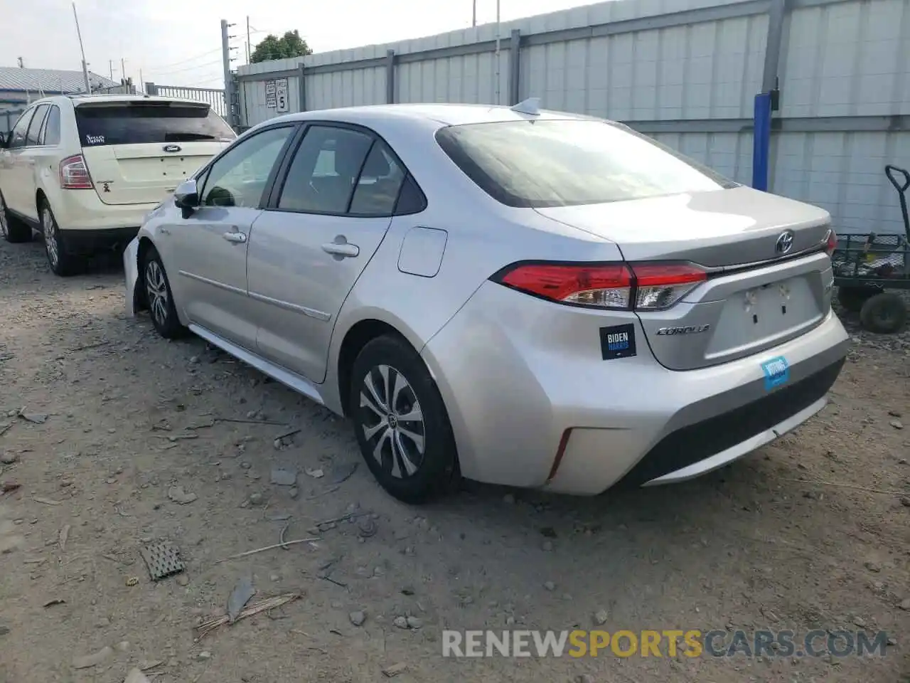 3 Photograph of a damaged car JTDEBRBE8LJ010089 TOYOTA COROLLA 2020