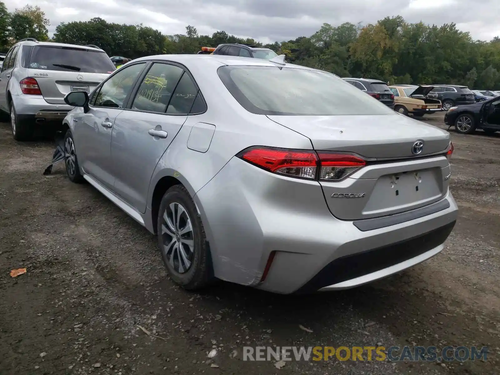 3 Photograph of a damaged car JTDEBRBE8LJ018192 TOYOTA COROLLA 2020