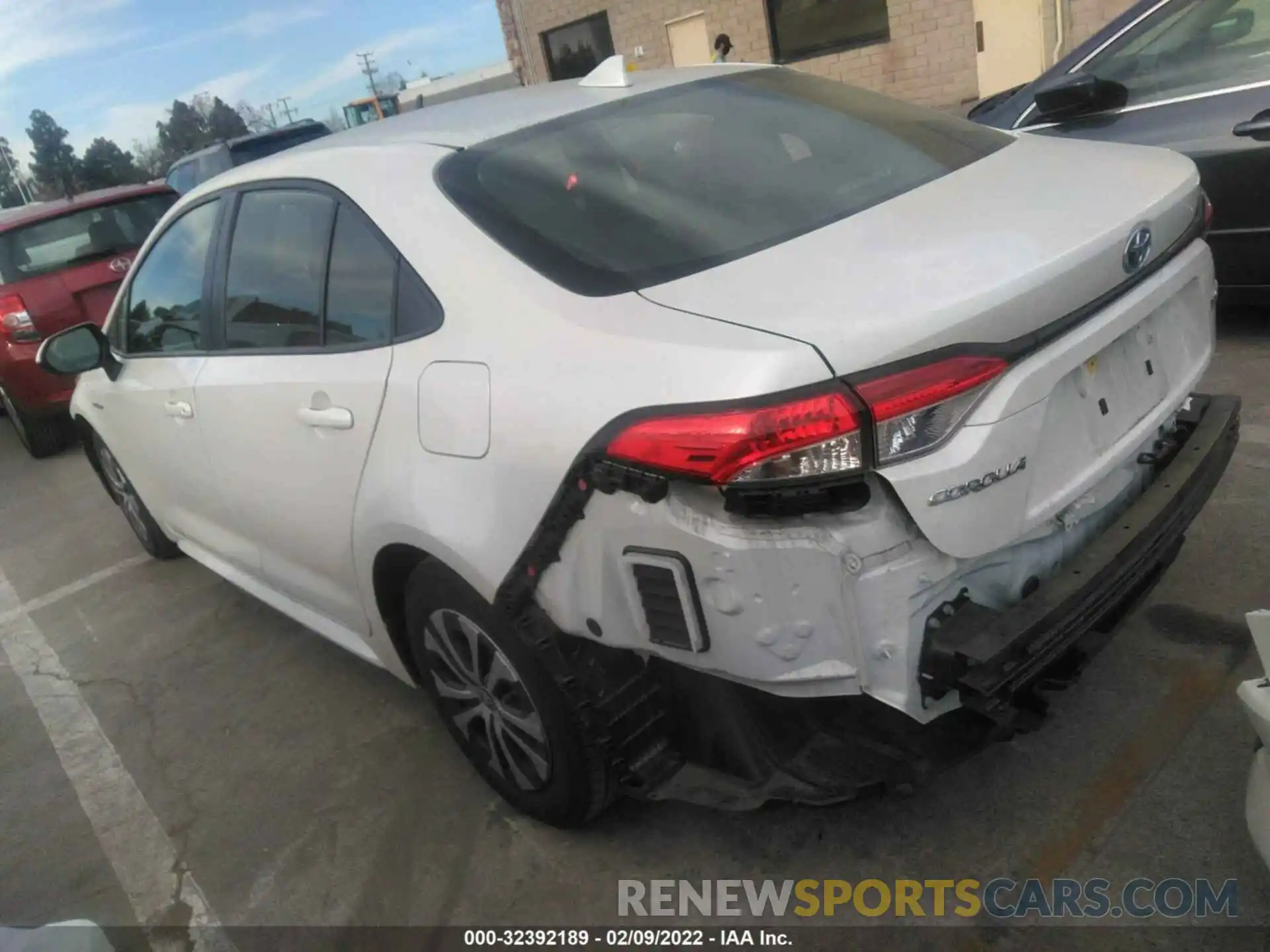 3 Photograph of a damaged car JTDEBRBE8LJ024056 TOYOTA COROLLA 2020