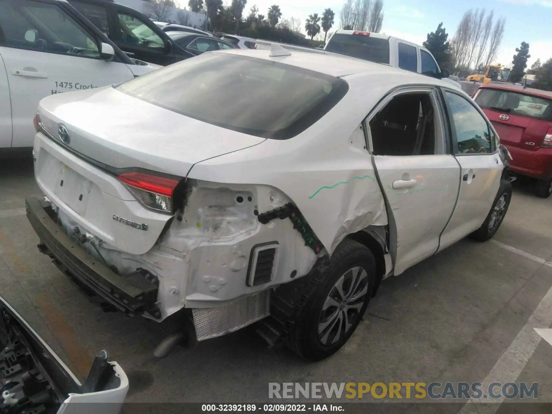 4 Photograph of a damaged car JTDEBRBE8LJ024056 TOYOTA COROLLA 2020