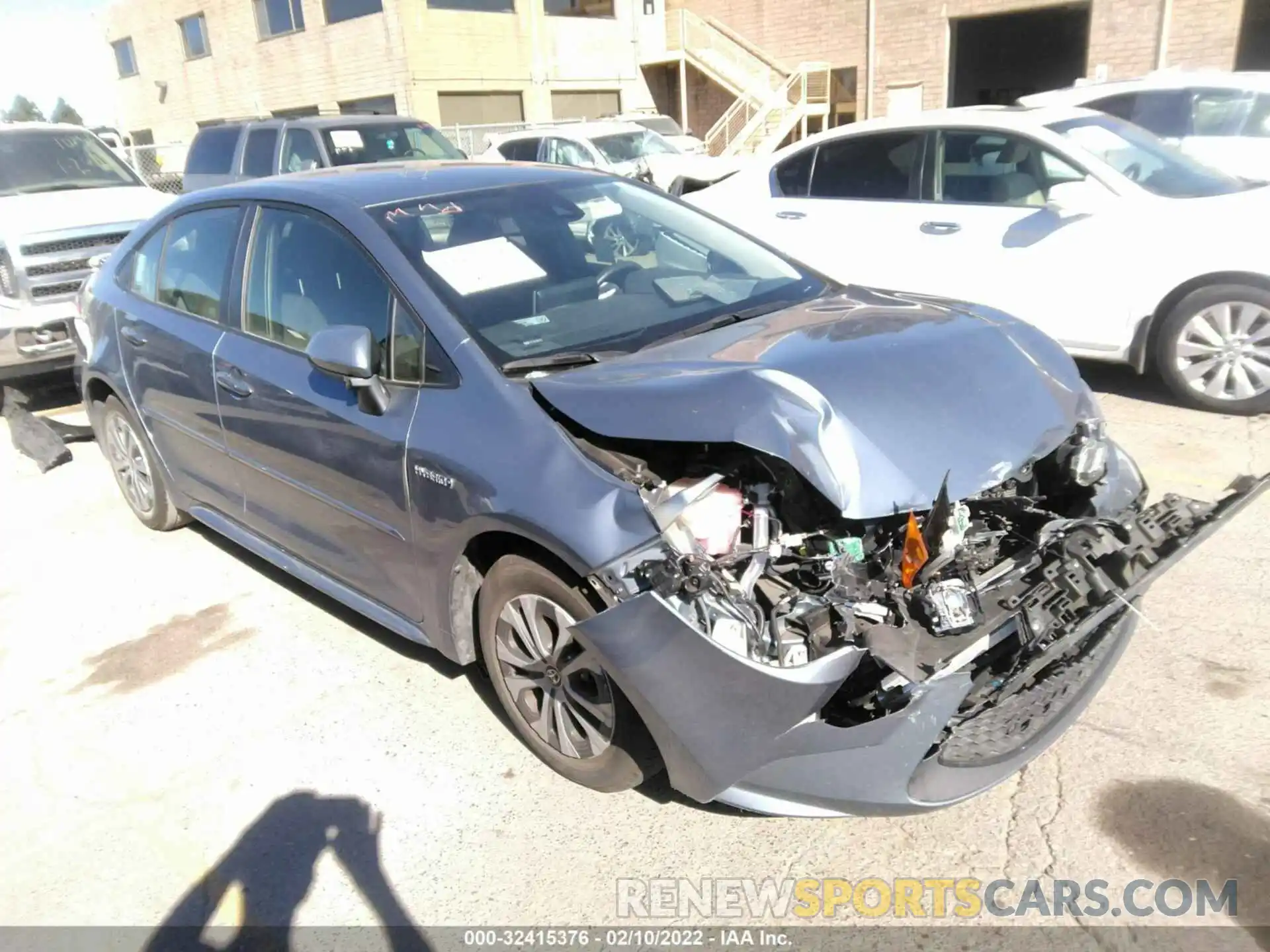 1 Photograph of a damaged car JTDEBRBE8LJ028981 TOYOTA COROLLA 2020