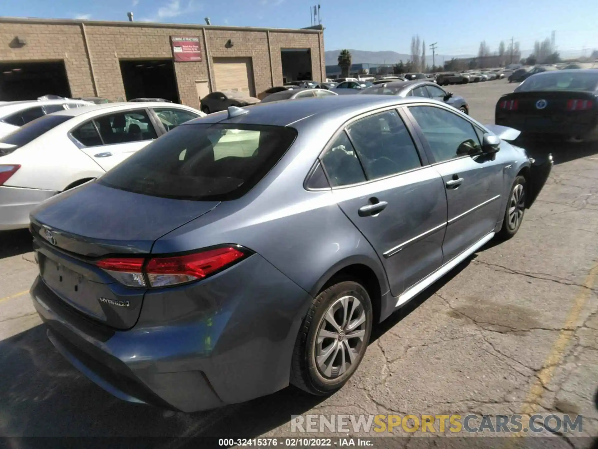 4 Photograph of a damaged car JTDEBRBE8LJ028981 TOYOTA COROLLA 2020