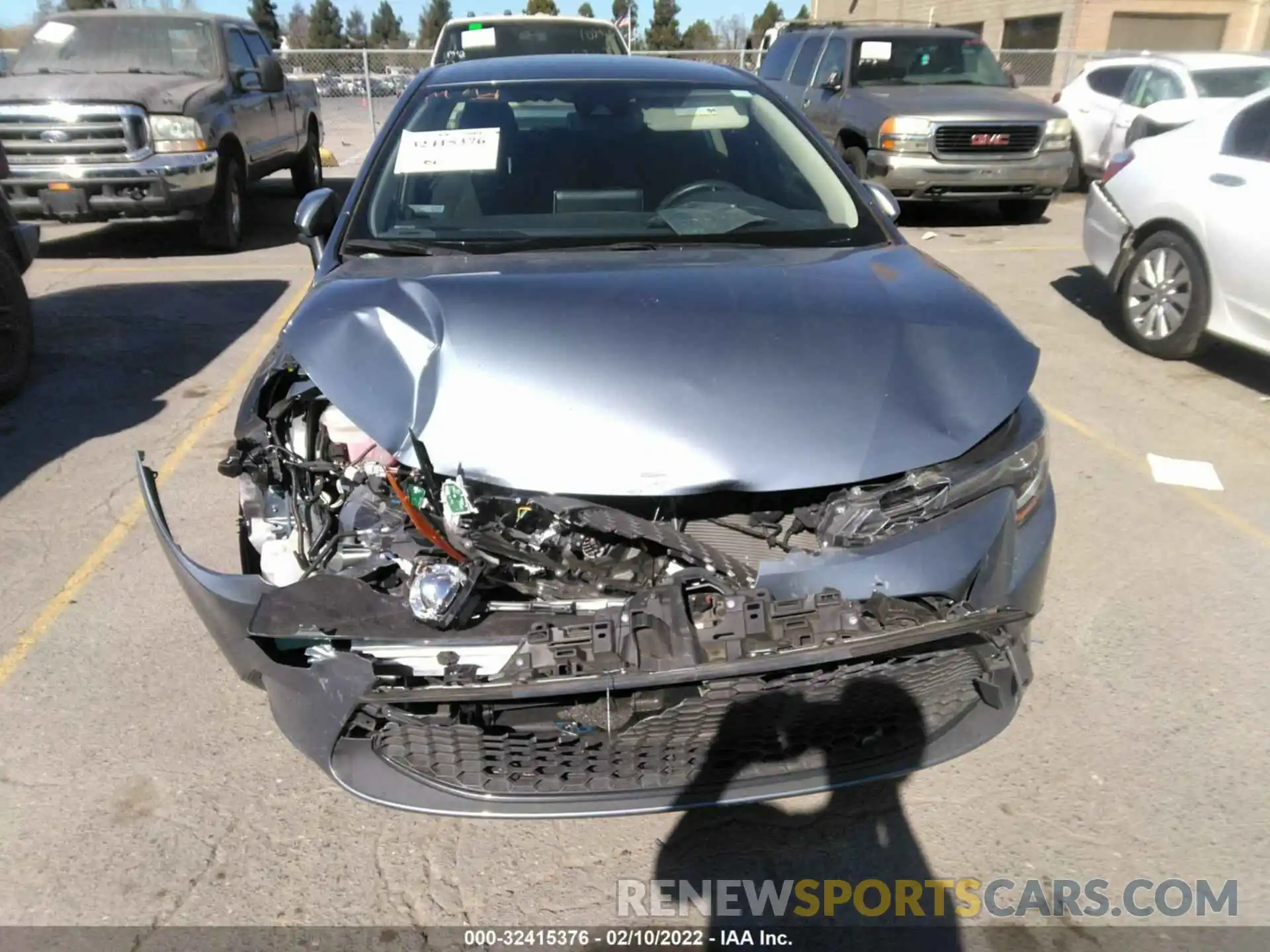 6 Photograph of a damaged car JTDEBRBE8LJ028981 TOYOTA COROLLA 2020