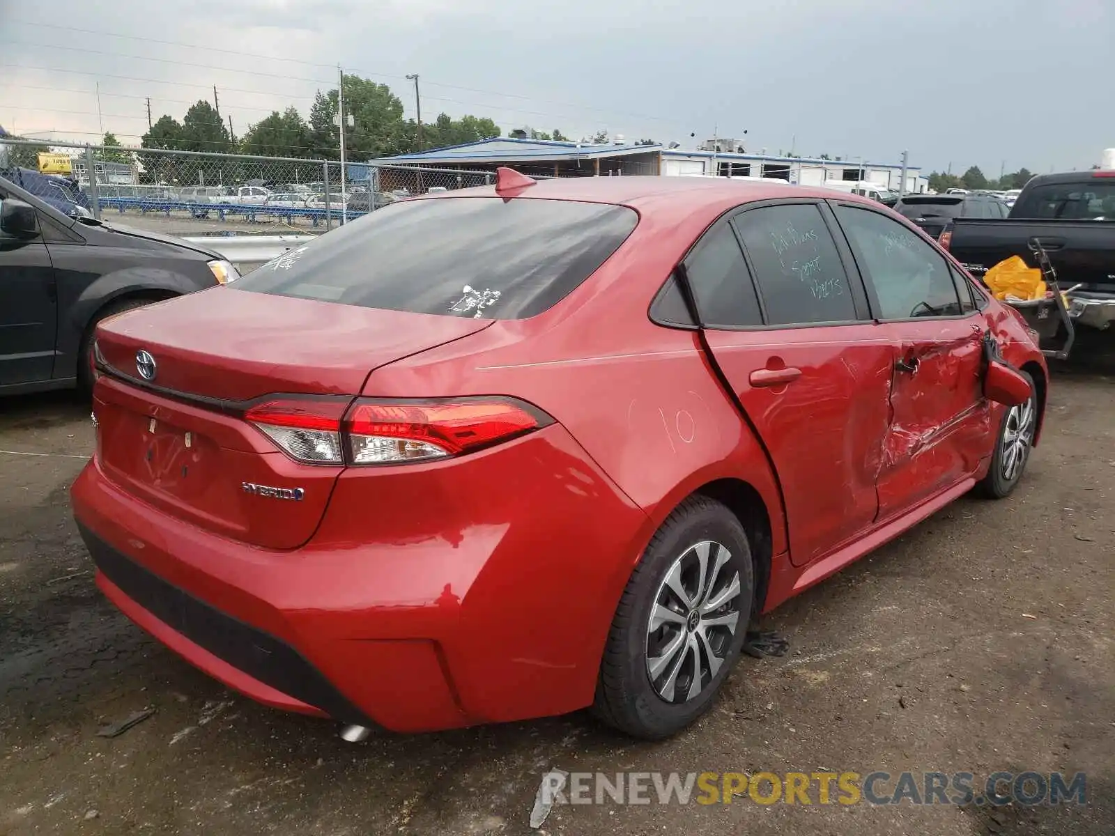 4 Photograph of a damaged car JTDEBRBE8LJ031539 TOYOTA COROLLA 2020