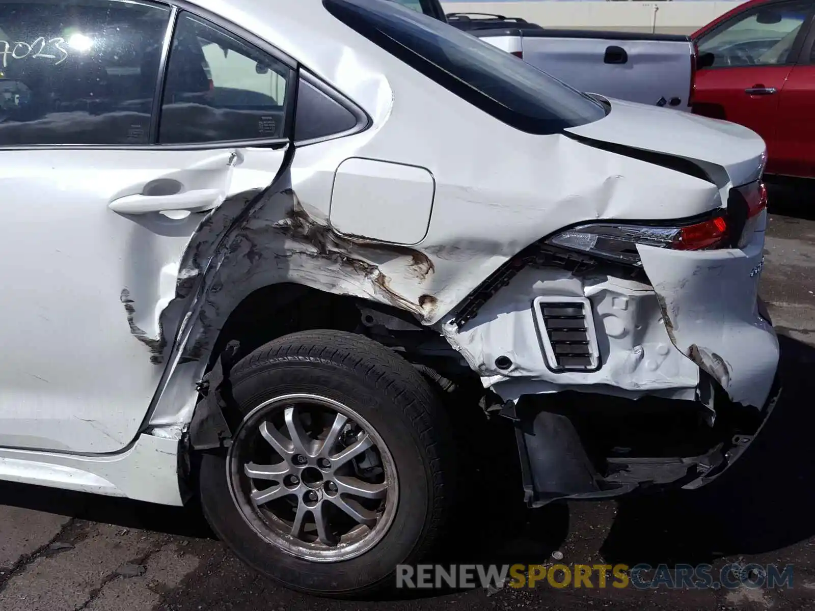 9 Photograph of a damaged car JTDEBRBE9LJ002776 TOYOTA COROLLA 2020