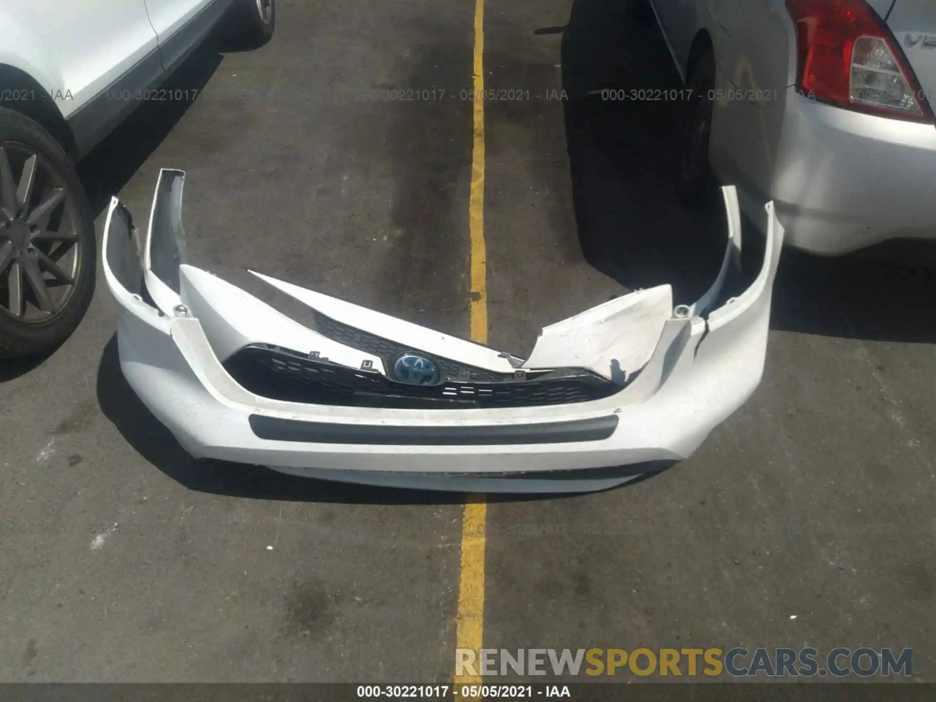 12 Photograph of a damaged car JTDEBRBE9LJ005855 TOYOTA COROLLA 2020