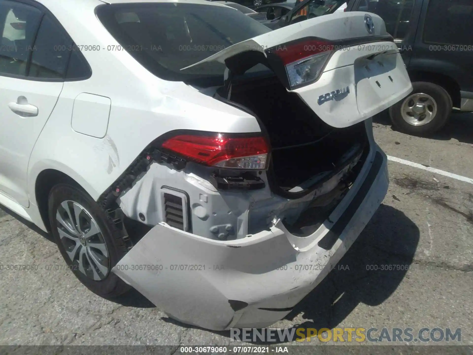 6 Photograph of a damaged car JTDEBRBE9LJ006214 TOYOTA COROLLA 2020