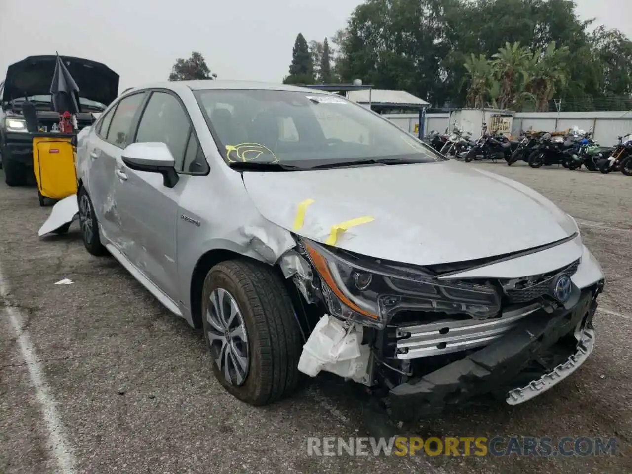 1 Photograph of a damaged car JTDEBRBE9LJ007007 TOYOTA COROLLA 2020