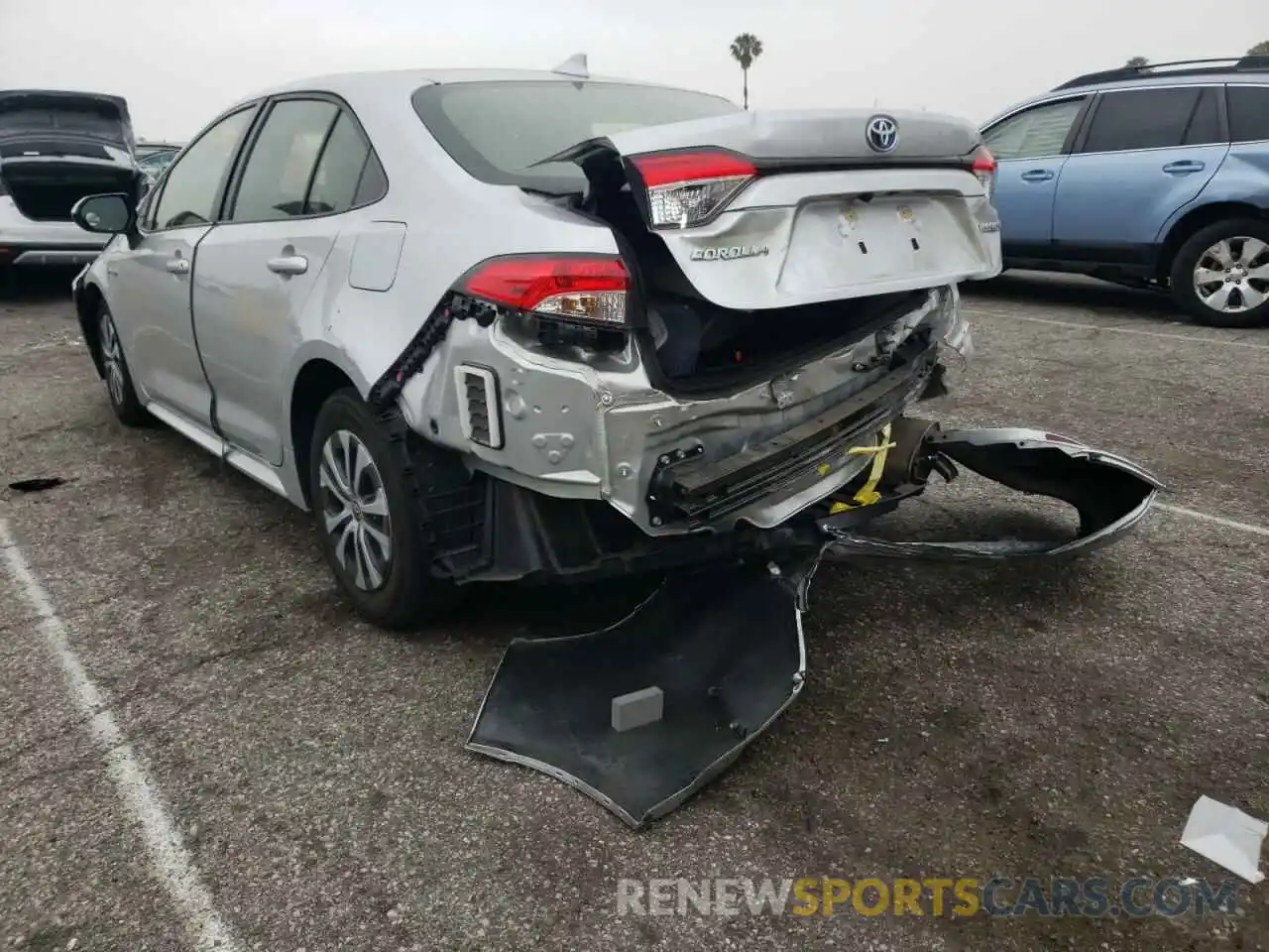 3 Photograph of a damaged car JTDEBRBE9LJ007007 TOYOTA COROLLA 2020