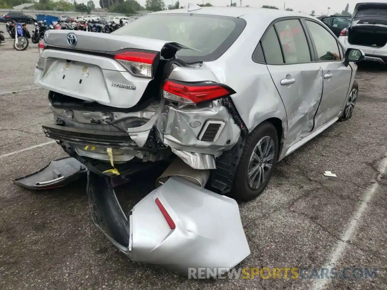 4 Photograph of a damaged car JTDEBRBE9LJ007007 TOYOTA COROLLA 2020