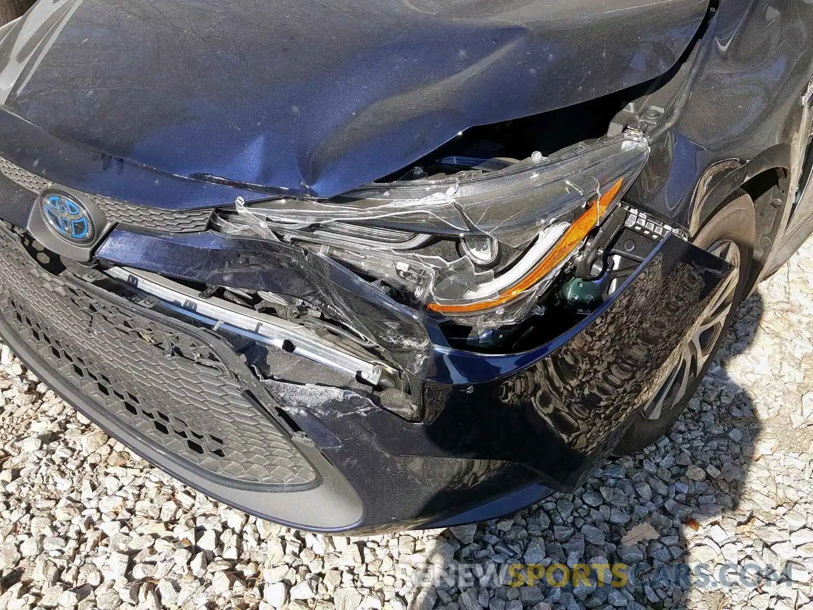 9 Photograph of a damaged car JTDEBRBE9LJ007475 TOYOTA COROLLA 2020