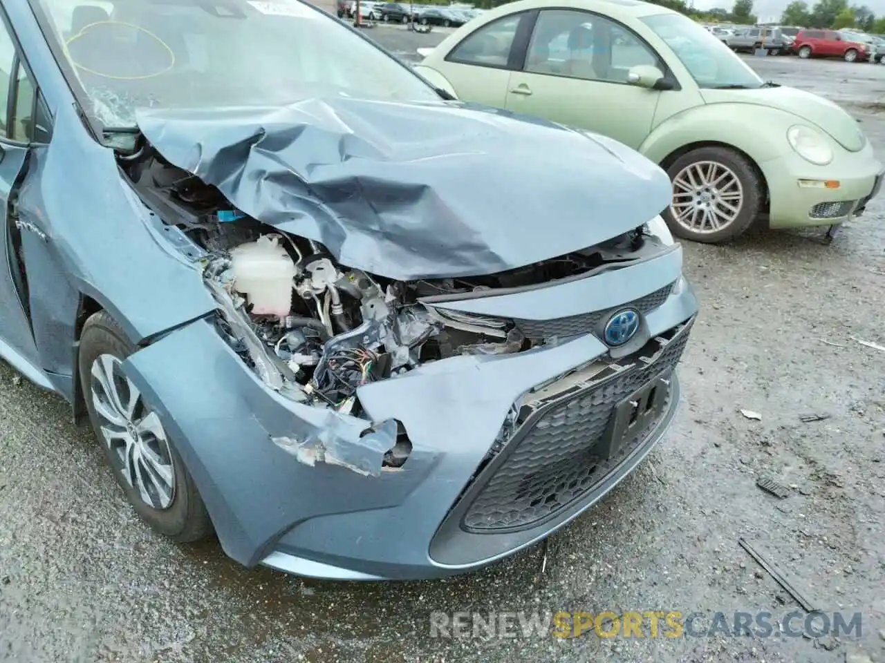 9 Photograph of a damaged car JTDEBRBE9LJ008044 TOYOTA COROLLA 2020