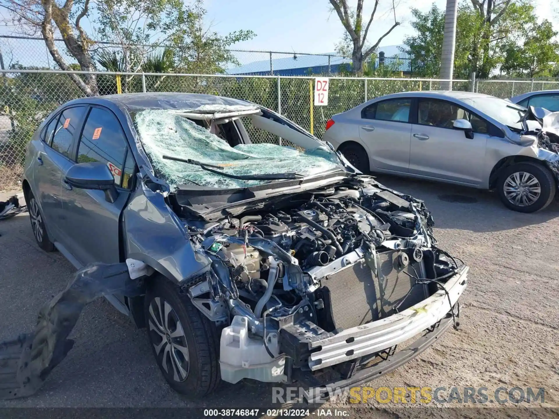 1 Photograph of a damaged car JTDEBRBE9LJ014751 TOYOTA COROLLA 2020