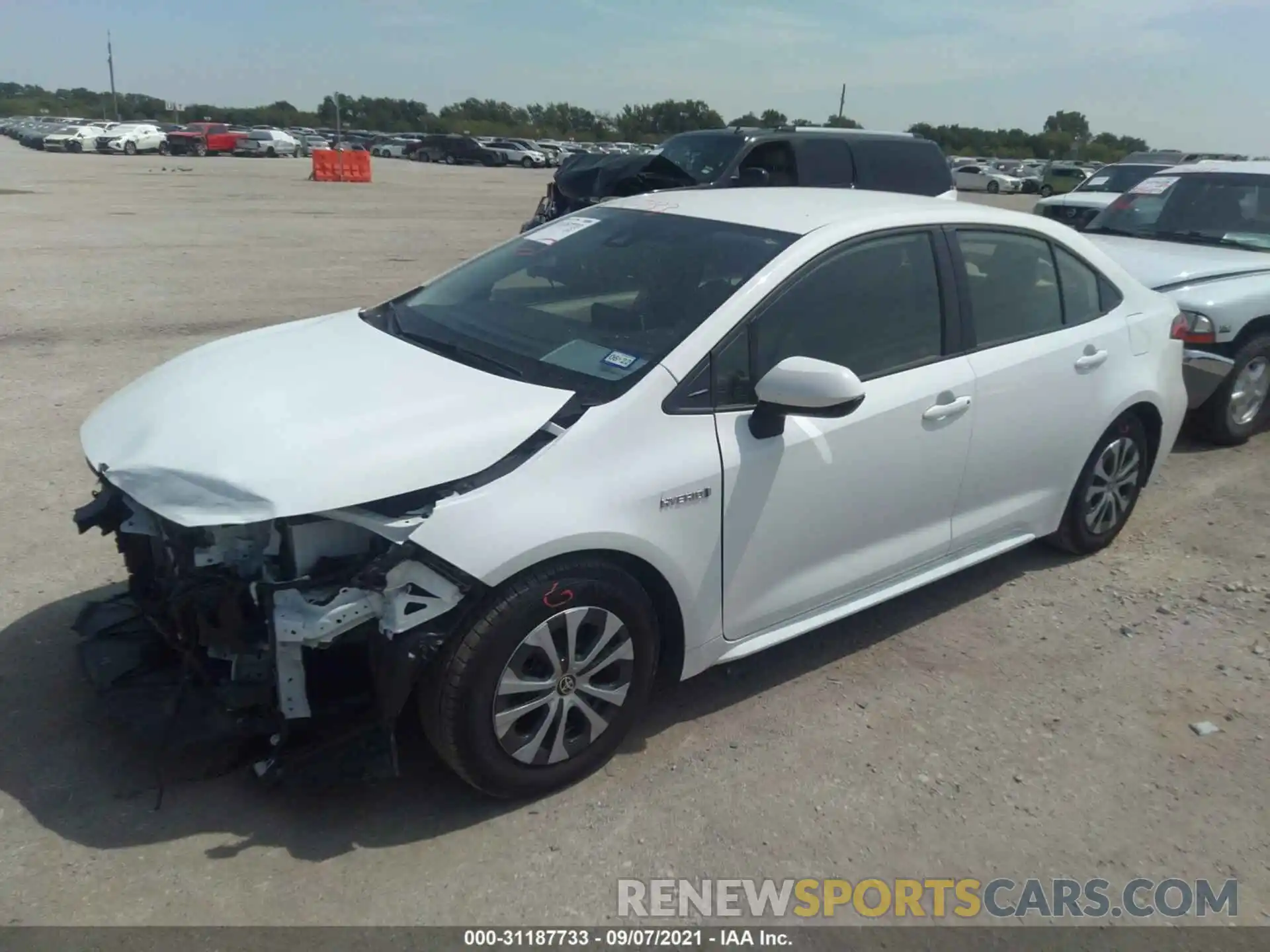 2 Photograph of a damaged car JTDEBRBE9LJ014927 TOYOTA COROLLA 2020