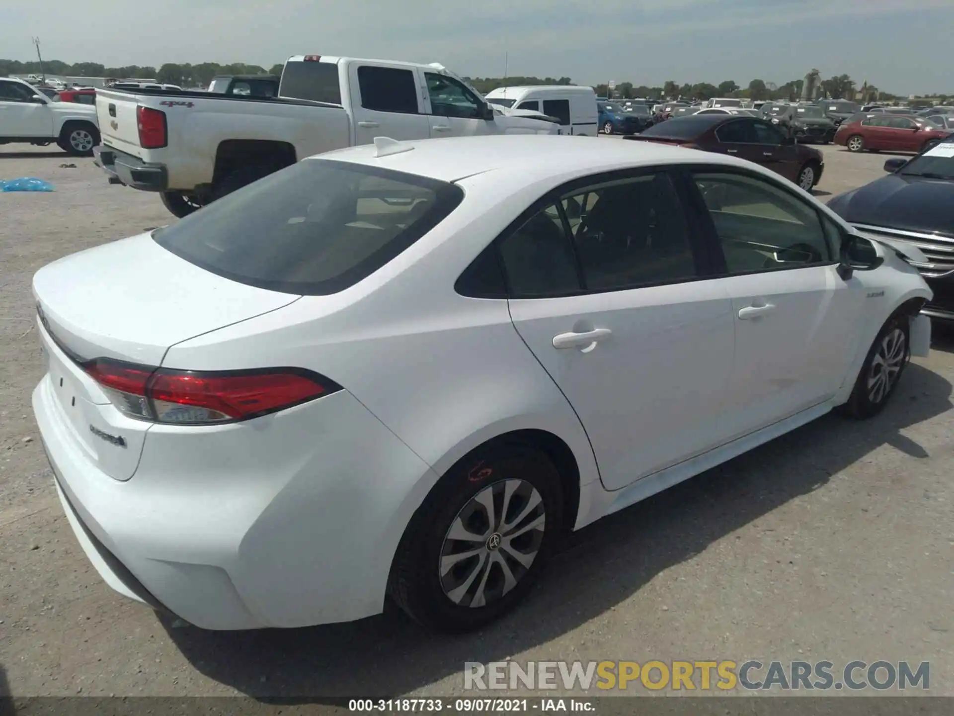 4 Photograph of a damaged car JTDEBRBE9LJ014927 TOYOTA COROLLA 2020