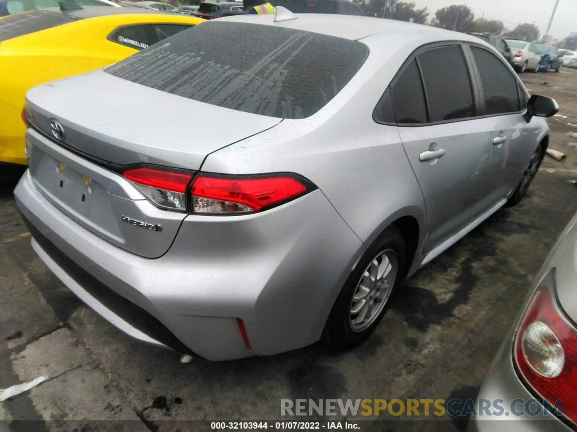 4 Photograph of a damaged car JTDEBRBE9LJ018718 TOYOTA COROLLA 2020