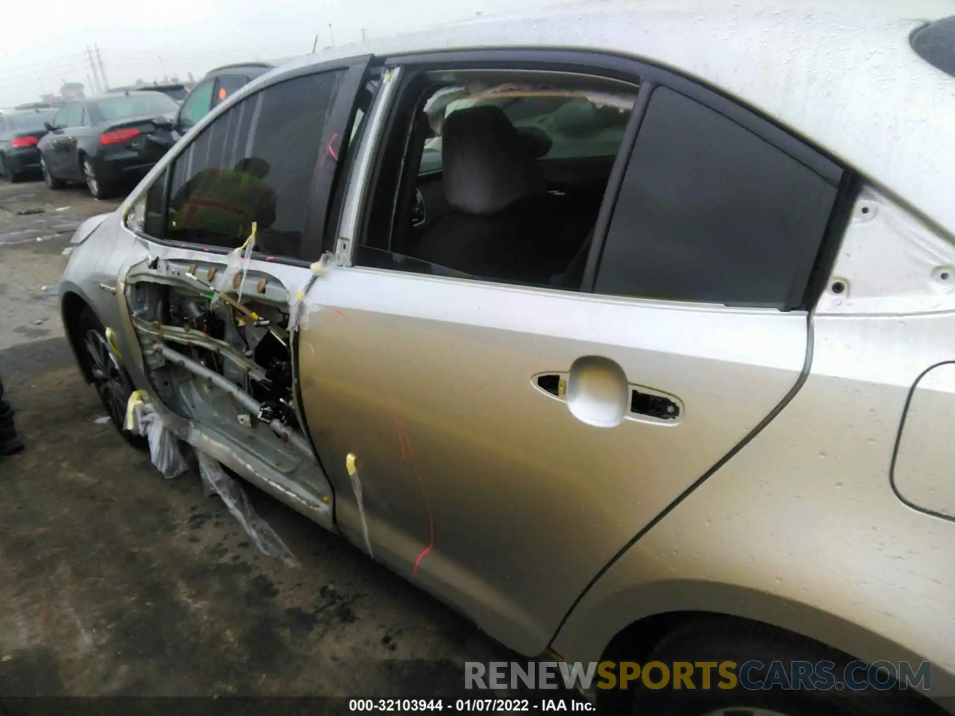 6 Photograph of a damaged car JTDEBRBE9LJ018718 TOYOTA COROLLA 2020