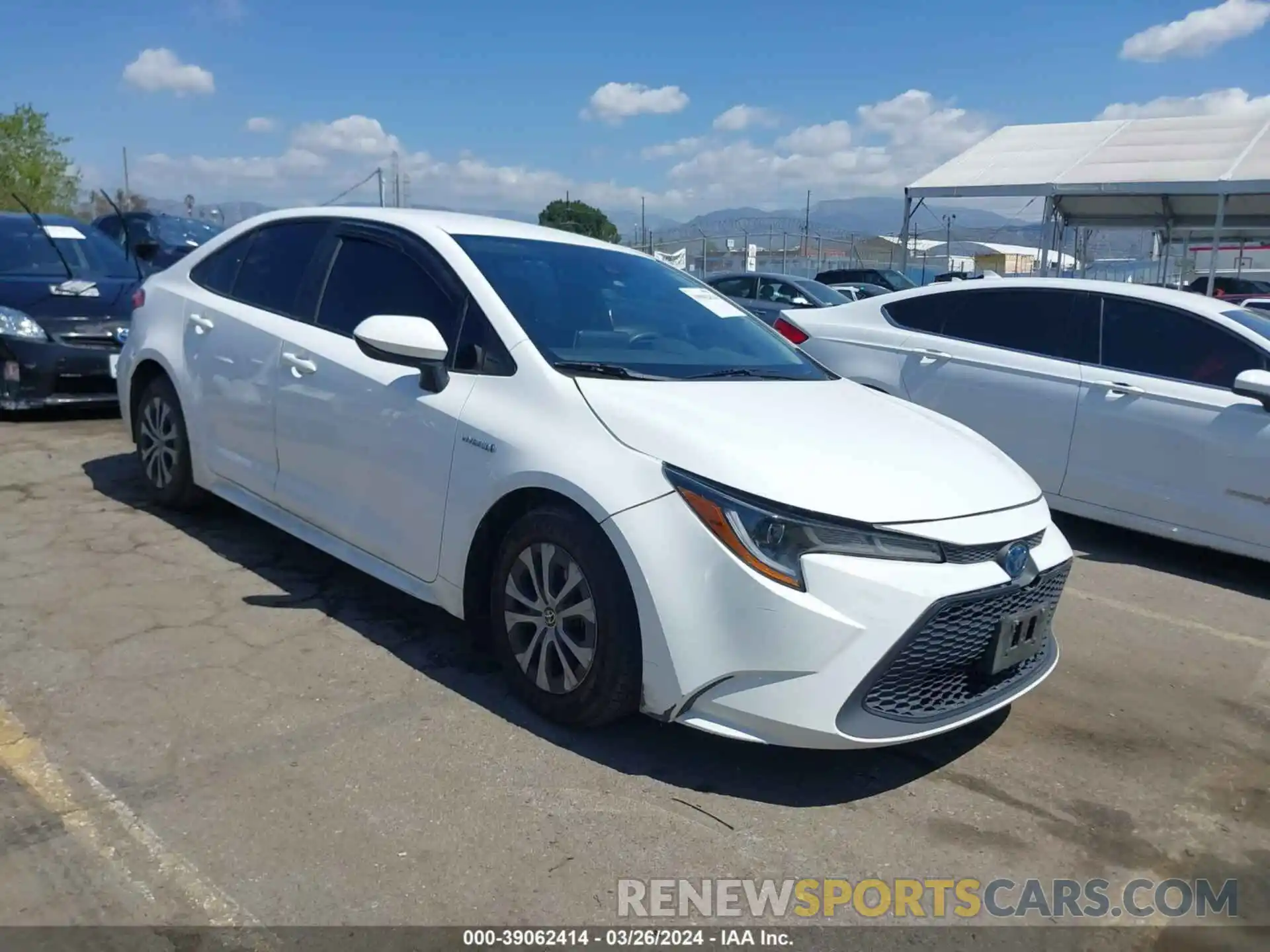 1 Photograph of a damaged car JTDEBRBE9LJ018881 TOYOTA COROLLA 2020