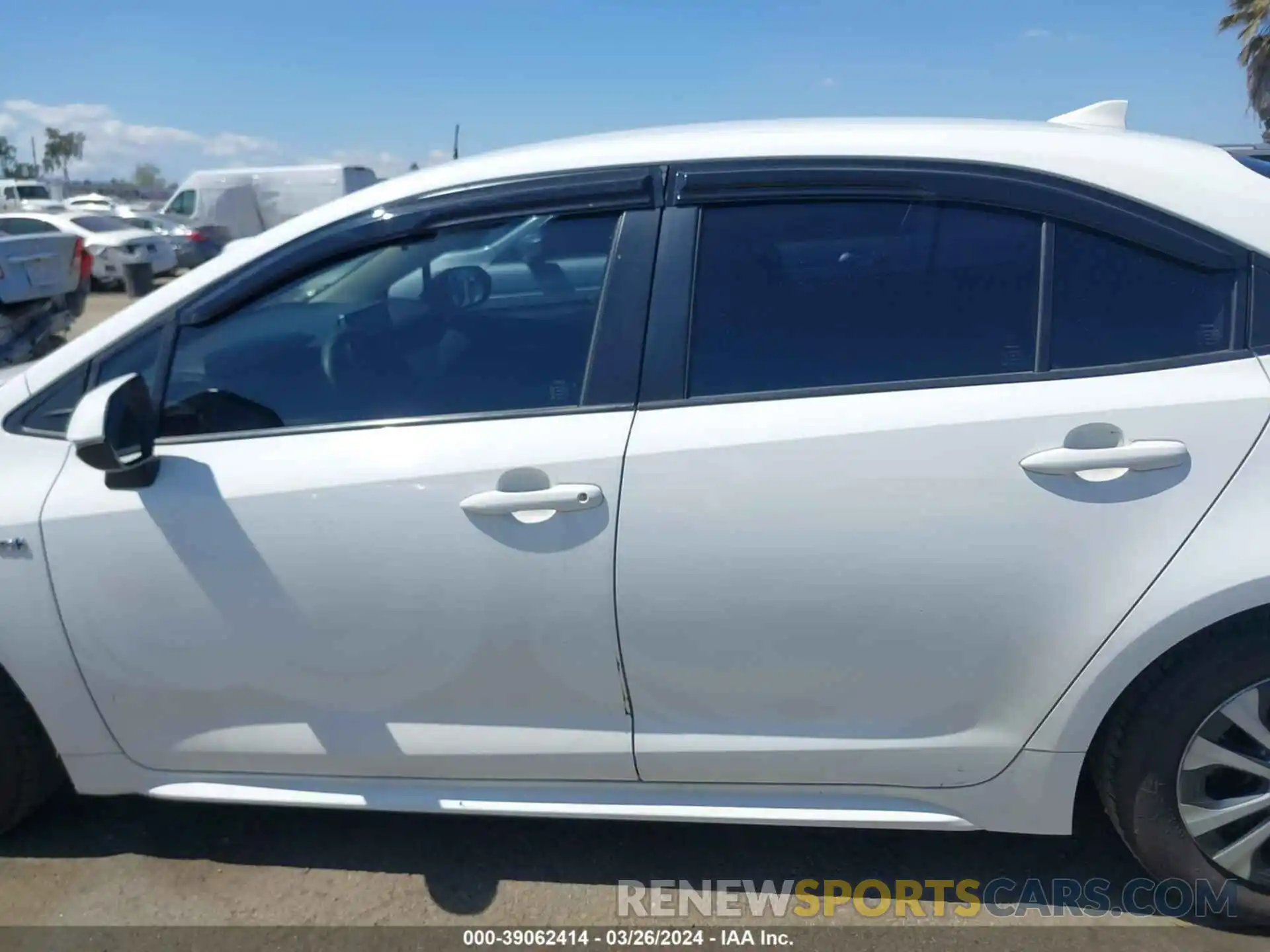 14 Photograph of a damaged car JTDEBRBE9LJ018881 TOYOTA COROLLA 2020