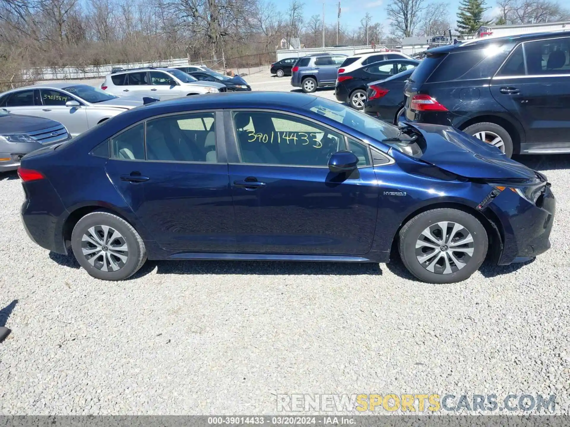 13 Photograph of a damaged car JTDEBRBE9LJ018993 TOYOTA COROLLA 2020