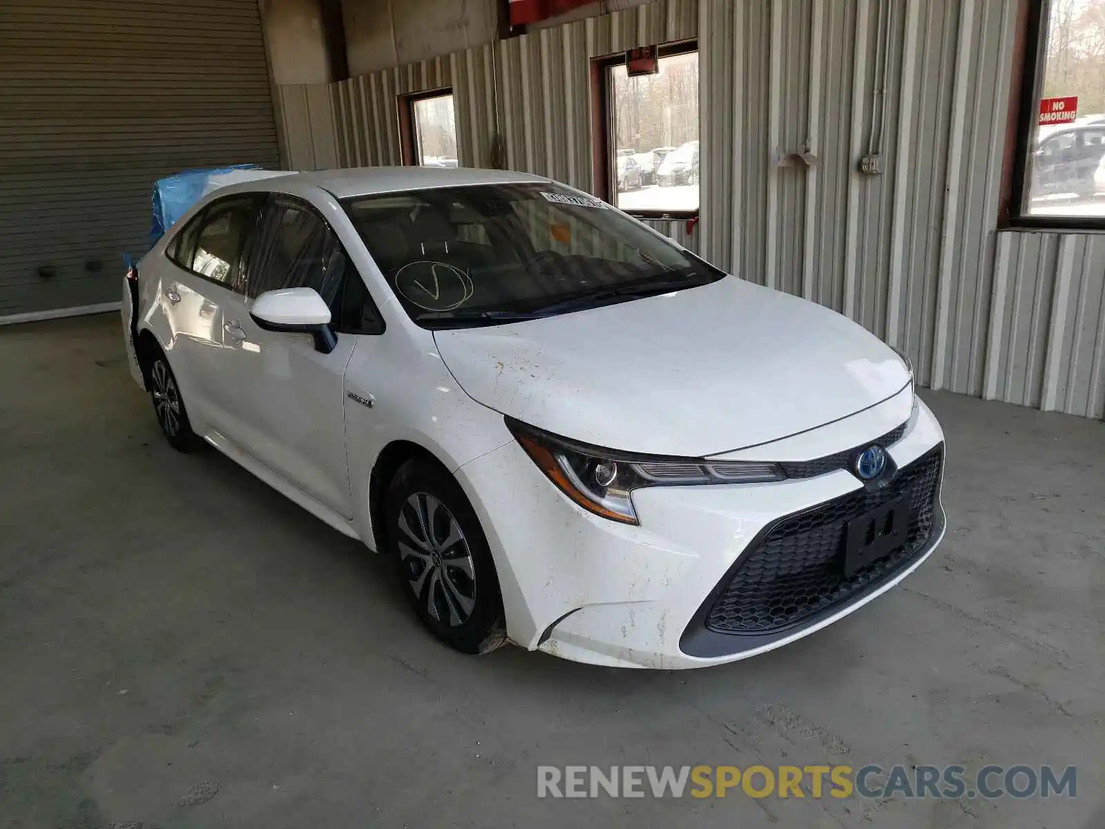 1 Photograph of a damaged car JTDEBRBE9LJ028276 TOYOTA COROLLA 2020