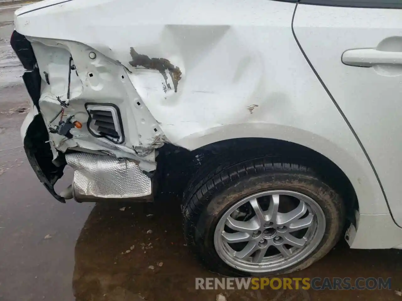 9 Photograph of a damaged car JTDEBRBEXLJ027802 TOYOTA COROLLA 2020