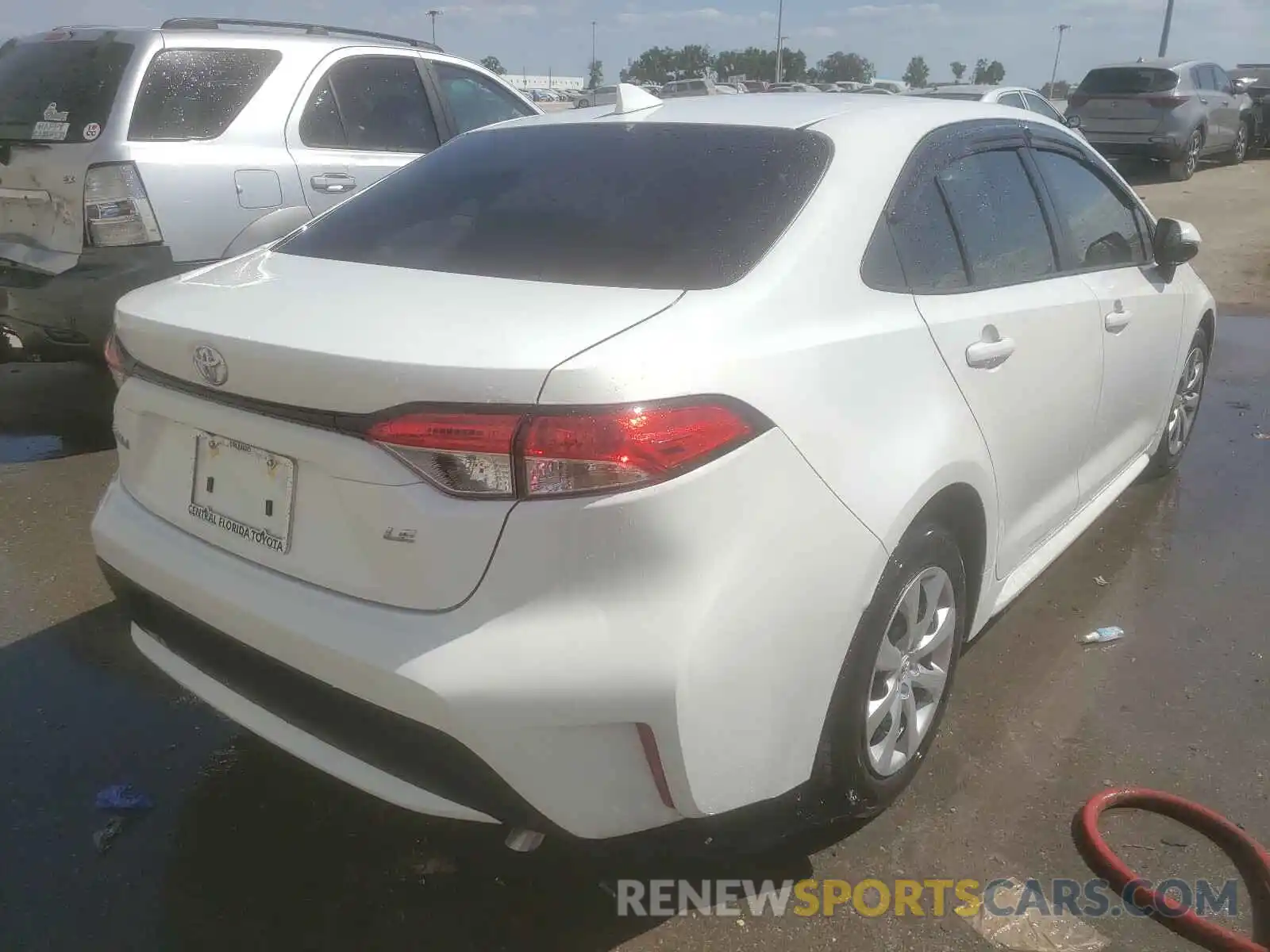 4 Photograph of a damaged car JTDEPMAE6MJ157471 TOYOTA COROLLA 2020