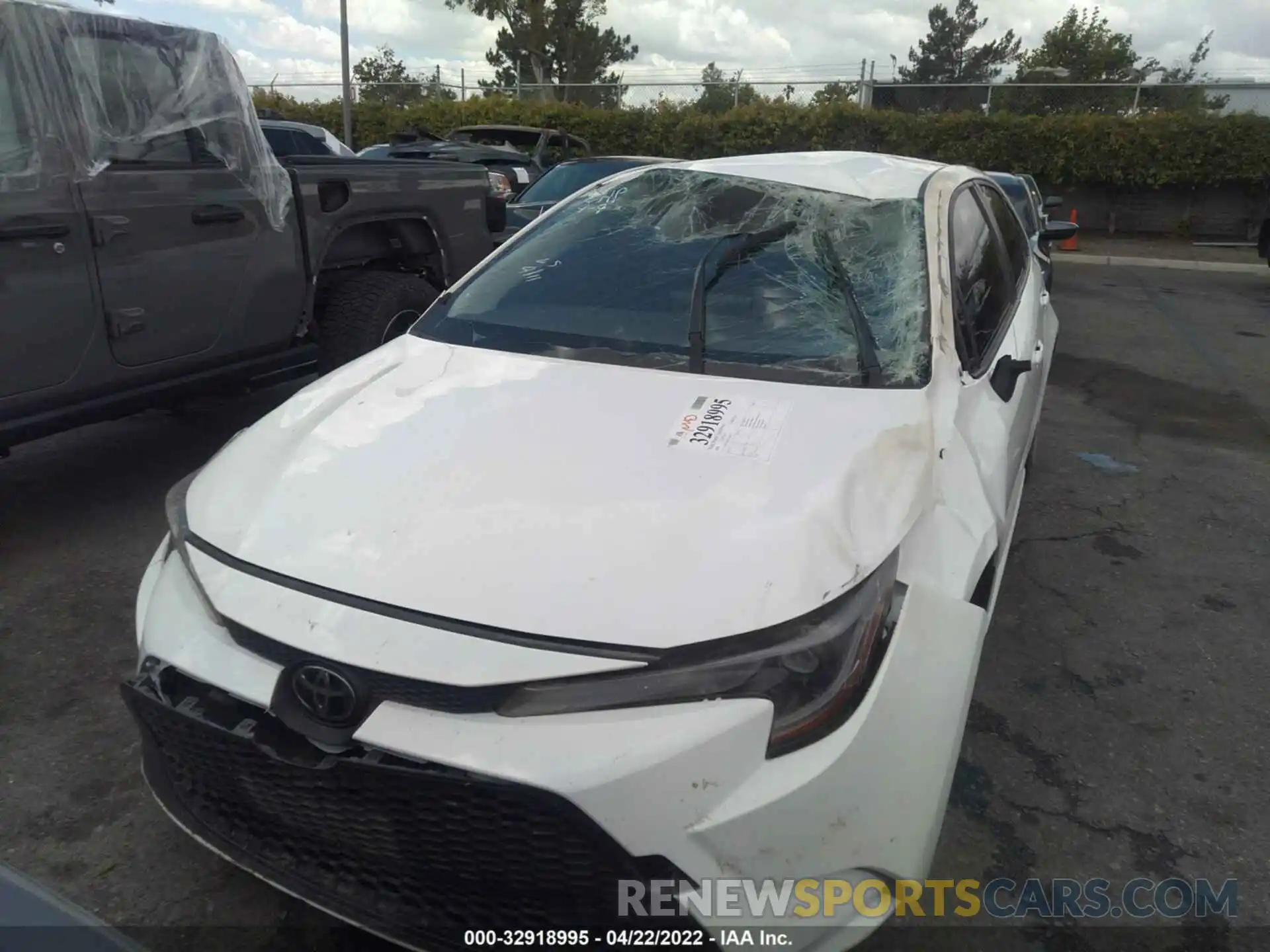 6 Photograph of a damaged car JTDEPRAE0LJ004399 TOYOTA COROLLA 2020