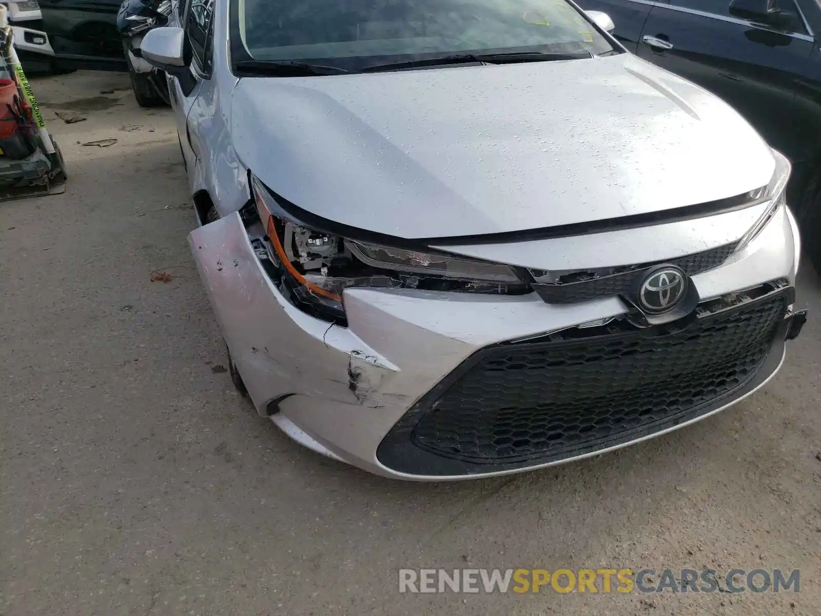 9 Photograph of a damaged car JTDEPRAE0LJ011224 TOYOTA COROLLA 2020