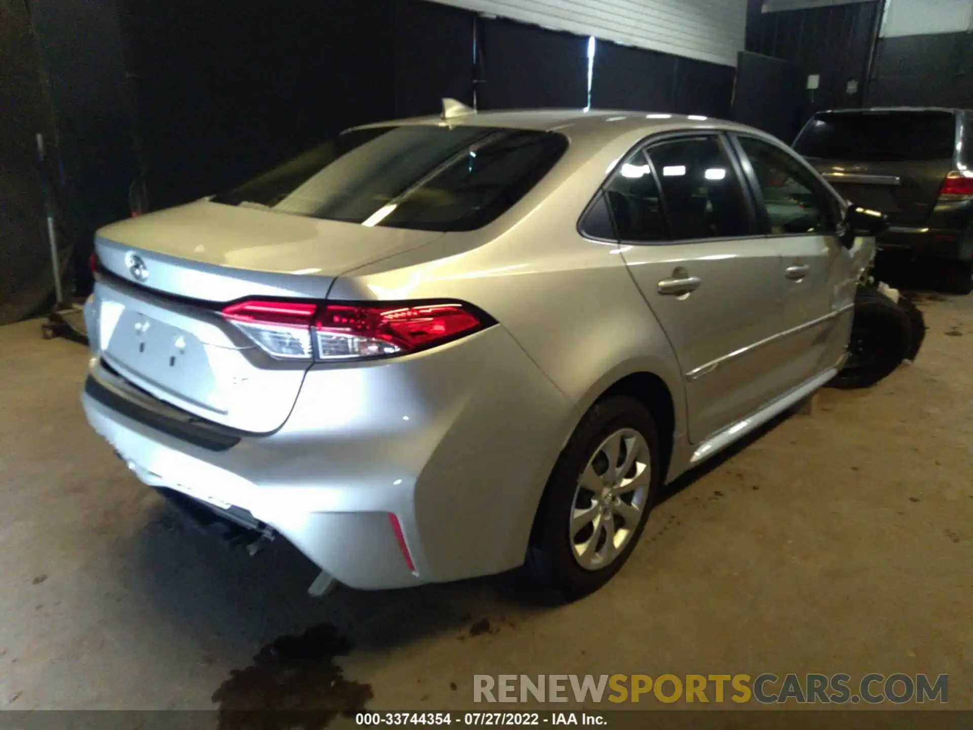 4 Photograph of a damaged car JTDEPRAE0LJ013152 TOYOTA COROLLA 2020