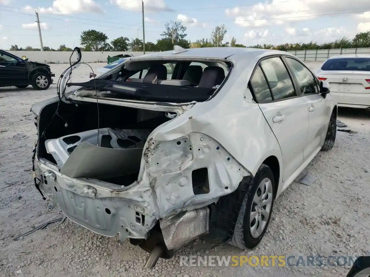 4 Photograph of a damaged car JTDEPRAE0LJ016617 TOYOTA COROLLA 2020