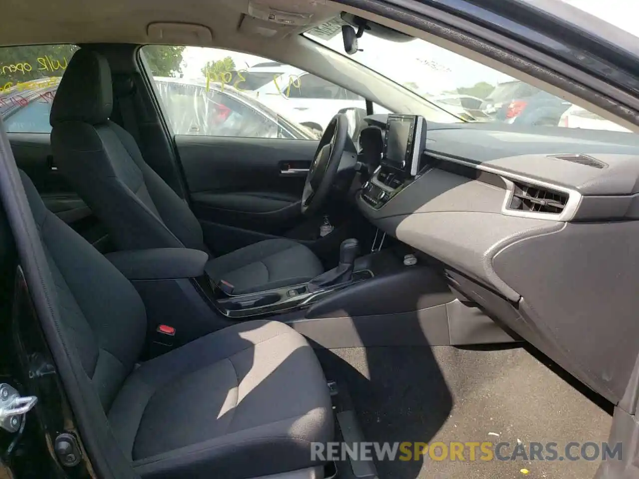 5 Photograph of a damaged car JTDEPRAE0LJ017928 TOYOTA COROLLA 2020