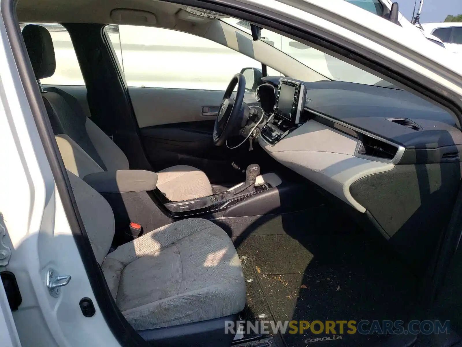 5 Photograph of a damaged car JTDEPRAE0LJ019114 TOYOTA COROLLA 2020