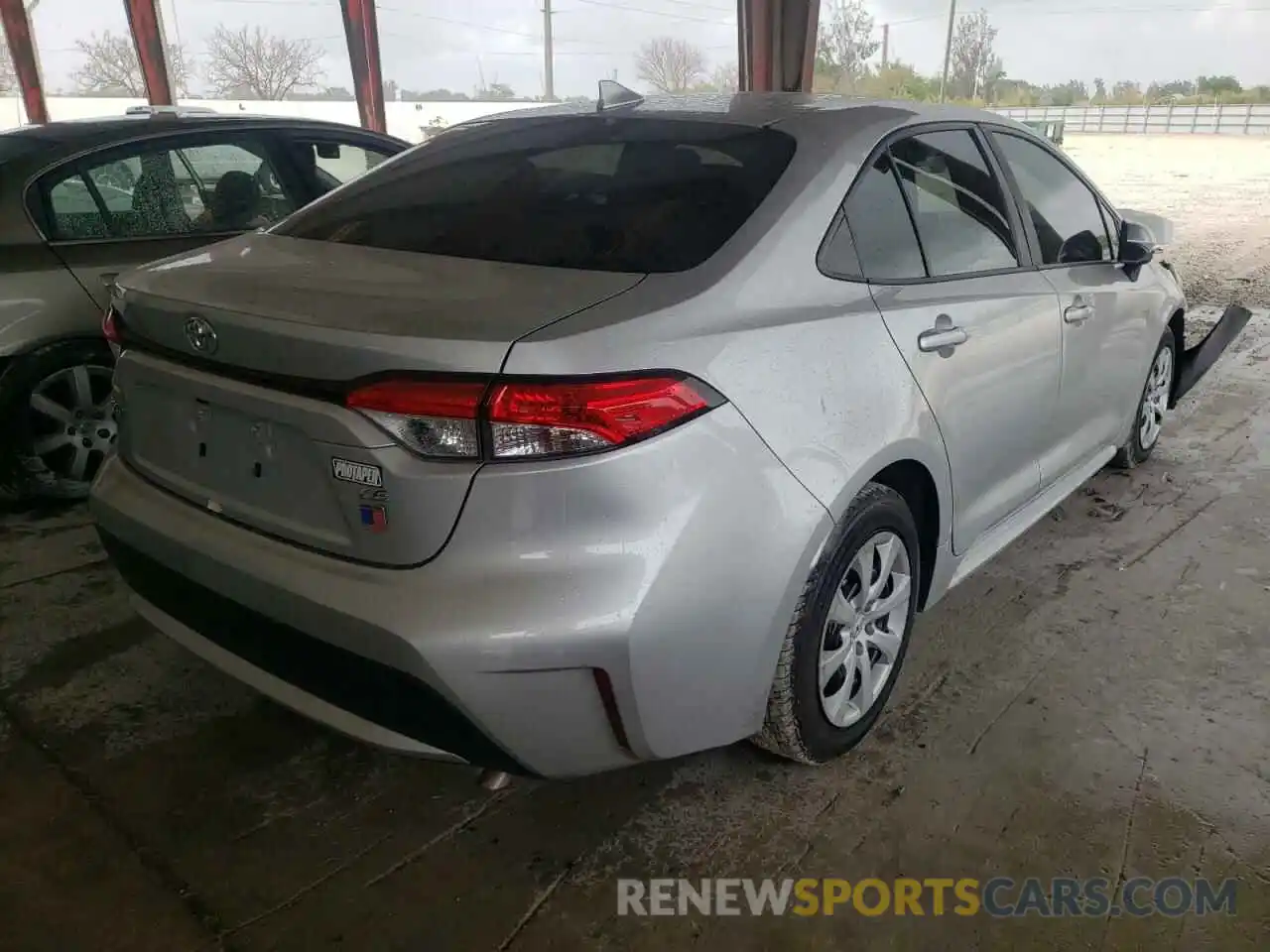 4 Photograph of a damaged car JTDEPRAE0LJ024569 TOYOTA COROLLA 2020