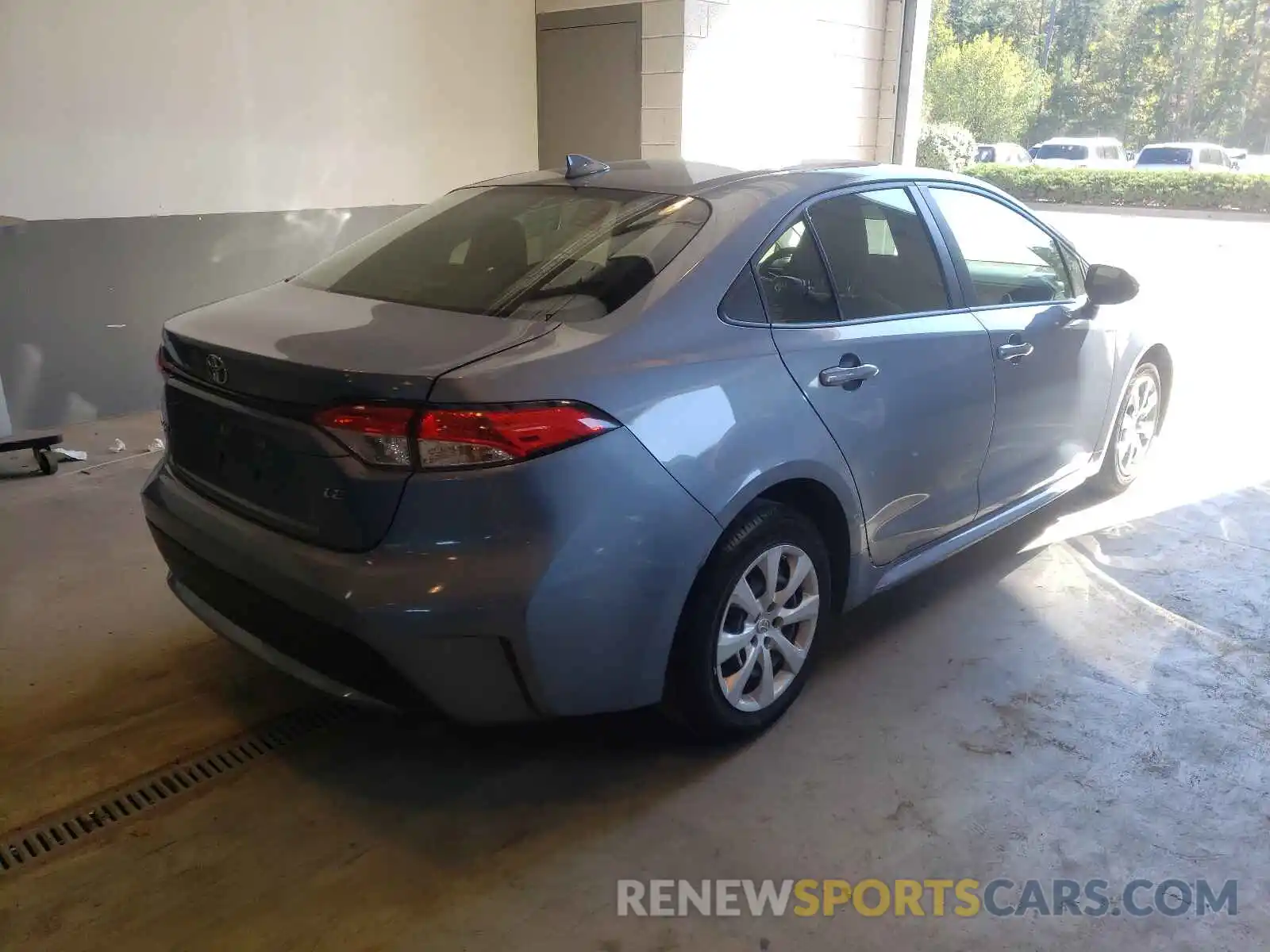 4 Photograph of a damaged car JTDEPRAE0LJ032509 TOYOTA COROLLA 2020