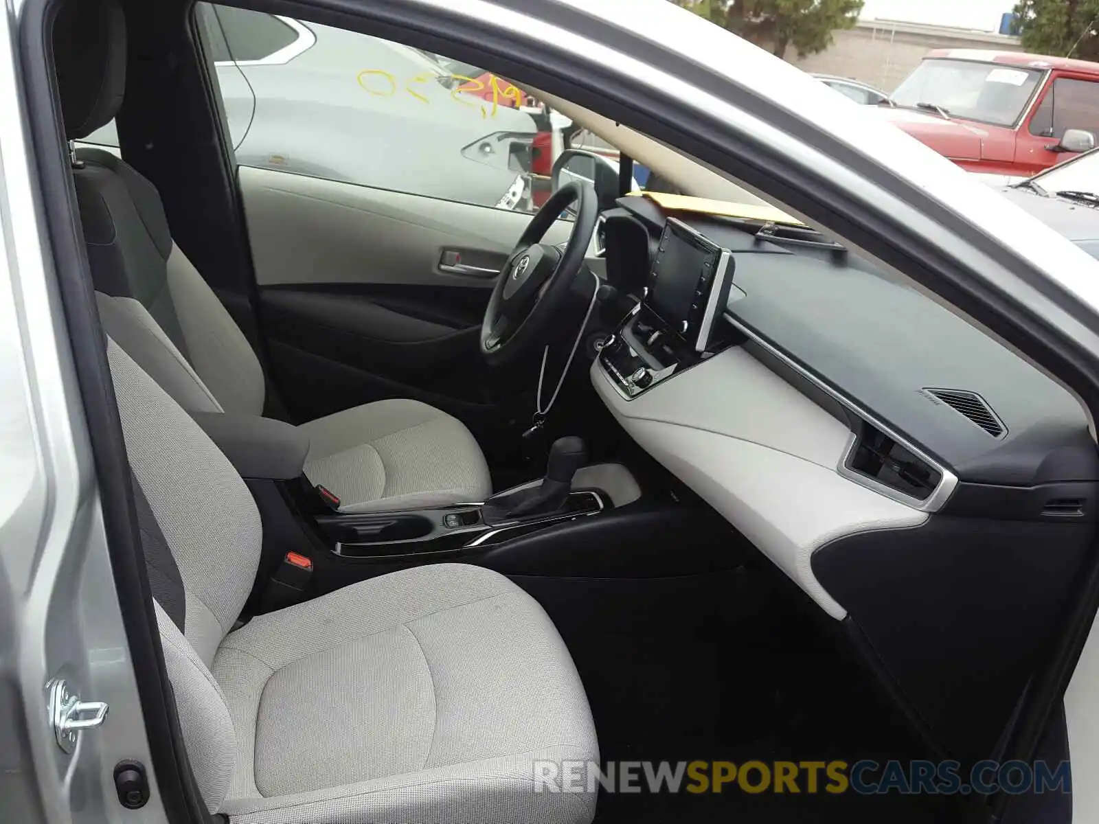 5 Photograph of a damaged car JTDEPRAE0LJ032865 TOYOTA COROLLA 2020