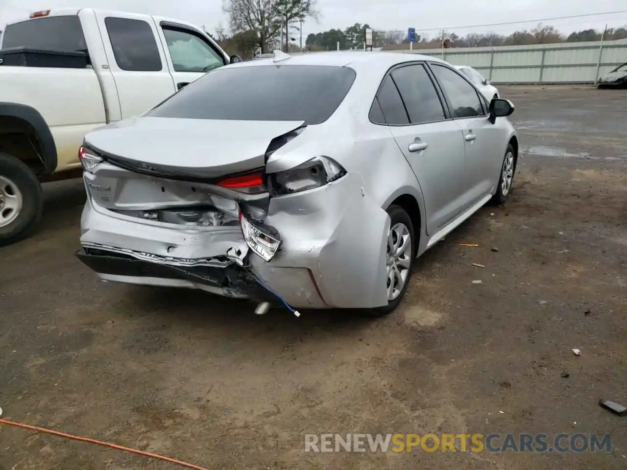 4 Photograph of a damaged car JTDEPRAE0LJ038682 TOYOTA COROLLA 2020