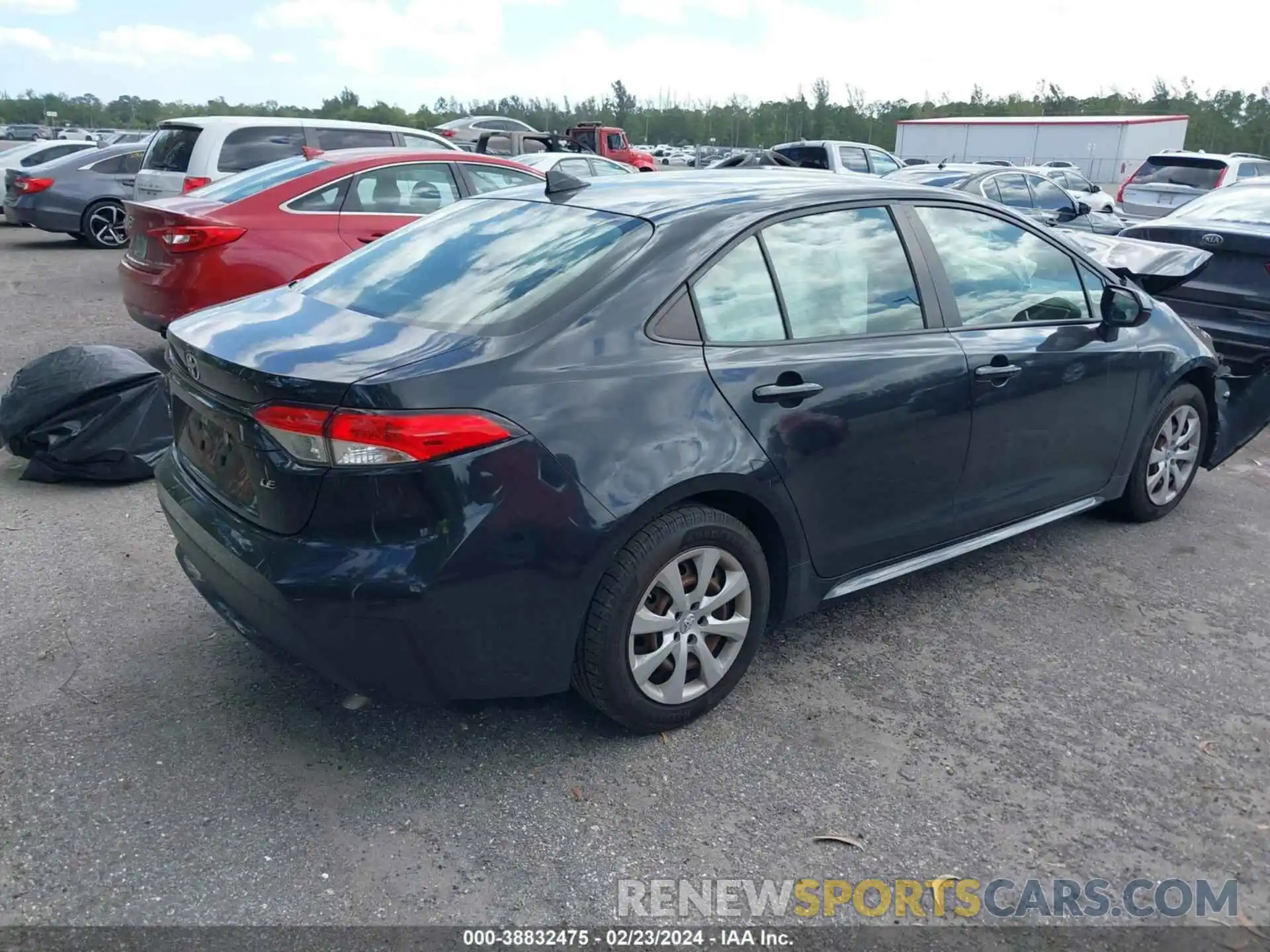 4 Photograph of a damaged car JTDEPRAE0LJ041193 TOYOTA COROLLA 2020