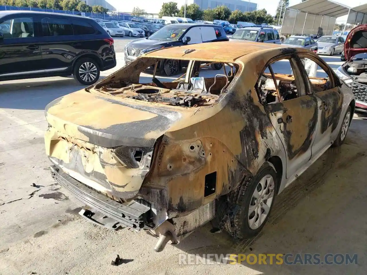 4 Photograph of a damaged car JTDEPRAE0LJ041260 TOYOTA COROLLA 2020