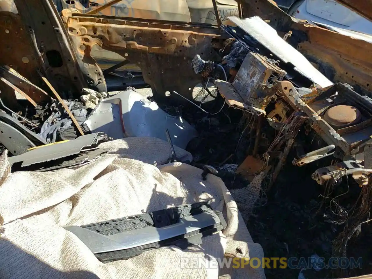 5 Photograph of a damaged car JTDEPRAE0LJ041260 TOYOTA COROLLA 2020