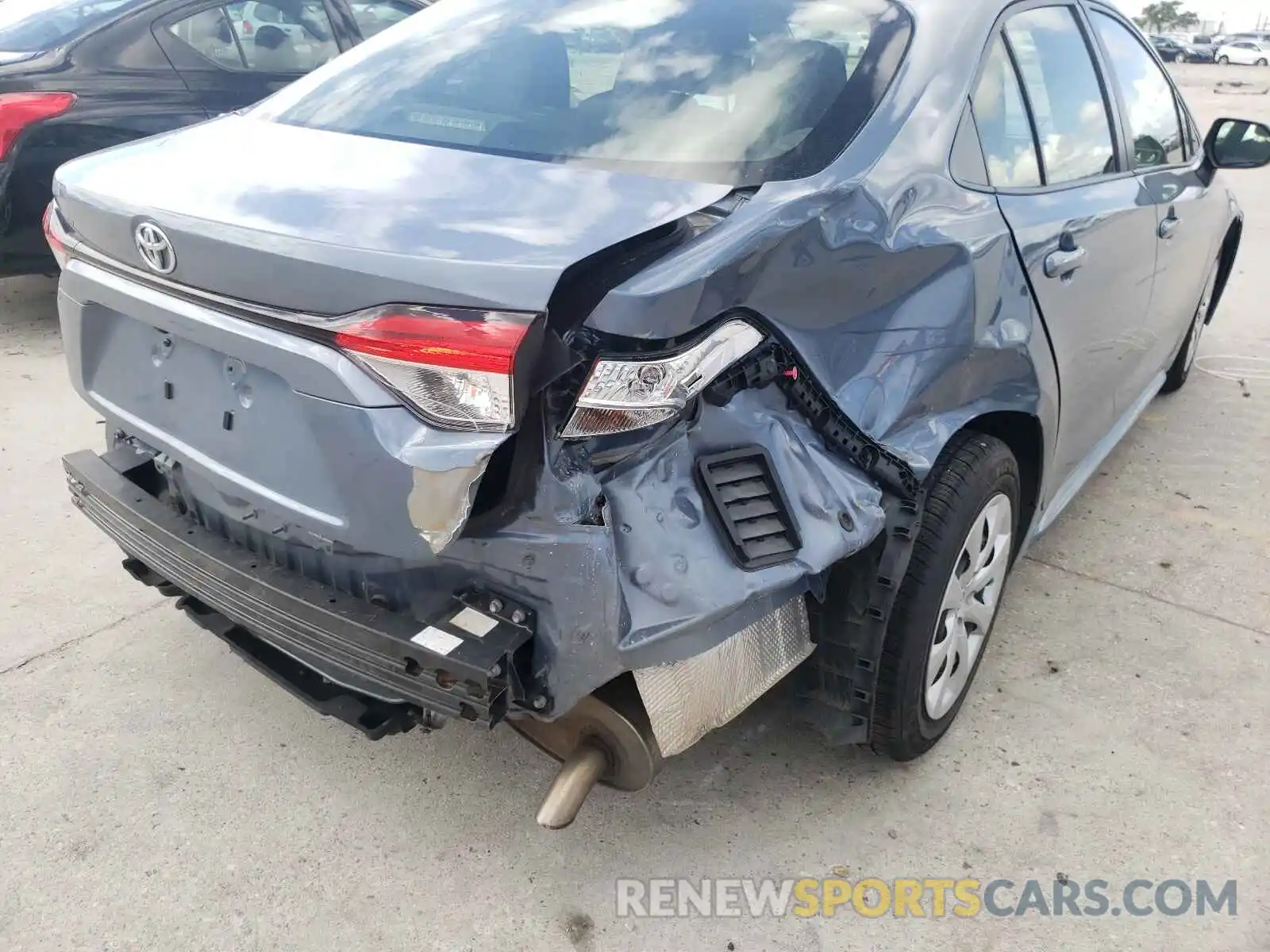 9 Photograph of a damaged car JTDEPRAE0LJ043865 TOYOTA COROLLA 2020